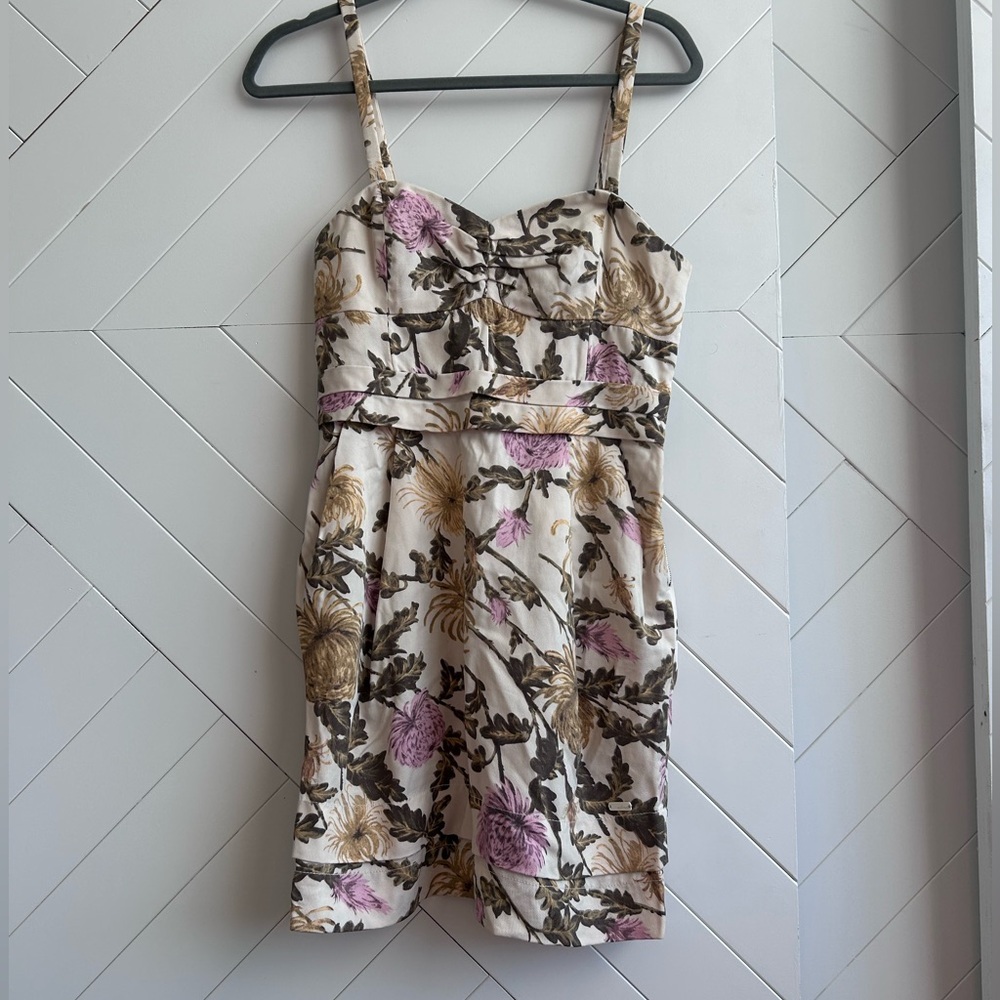 Women’s Aritzia Wilfred Drapey Lyocell Dress in birch size 6 - Picture 3 of 9